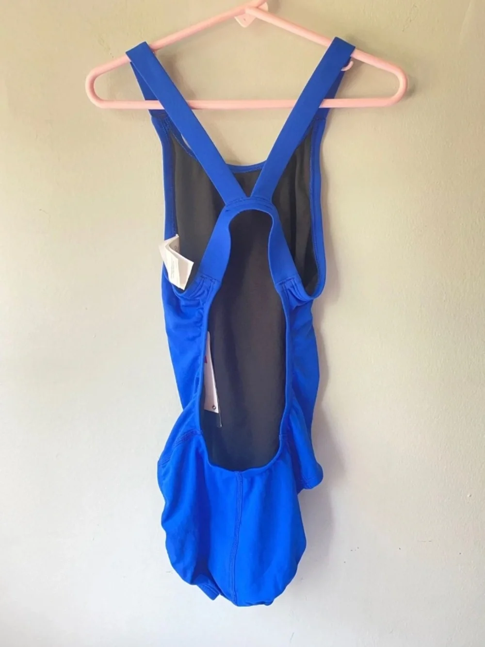 Women's Nike HydraStrong Solid Fastback One Piece Swimsuit Size 28/2 new
